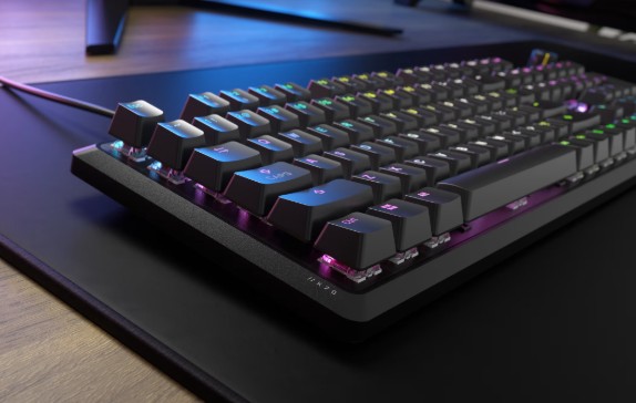 Teclado Corsair Gamer K70 Core RGB Mecanico Switch MLX Red PC Mac Xbox Playstation CH-910971E-NA